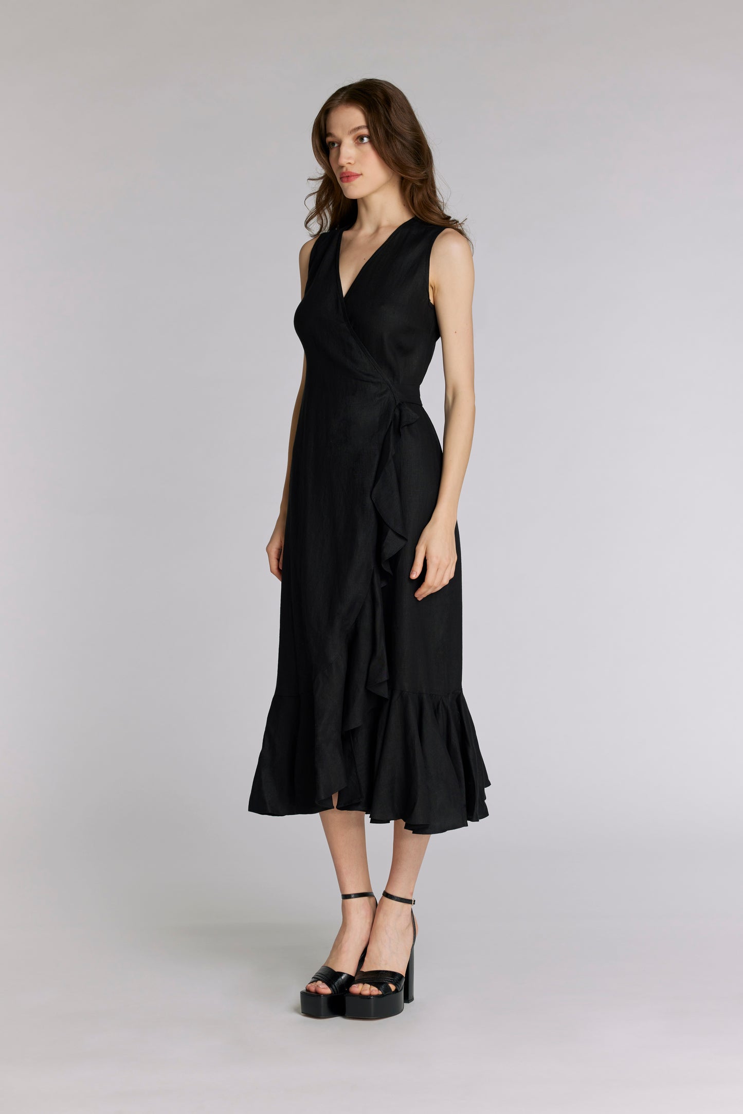 
                  
                    AVEIRO dress
                  
                