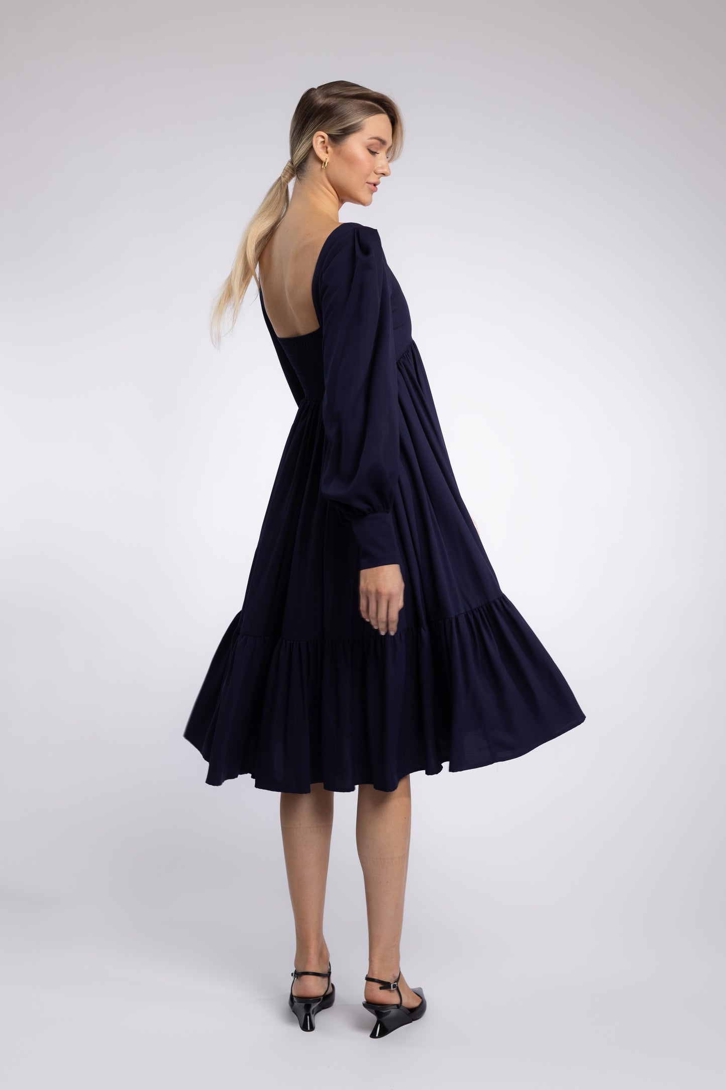 
                  
                    JAYA DRESS
                  
                