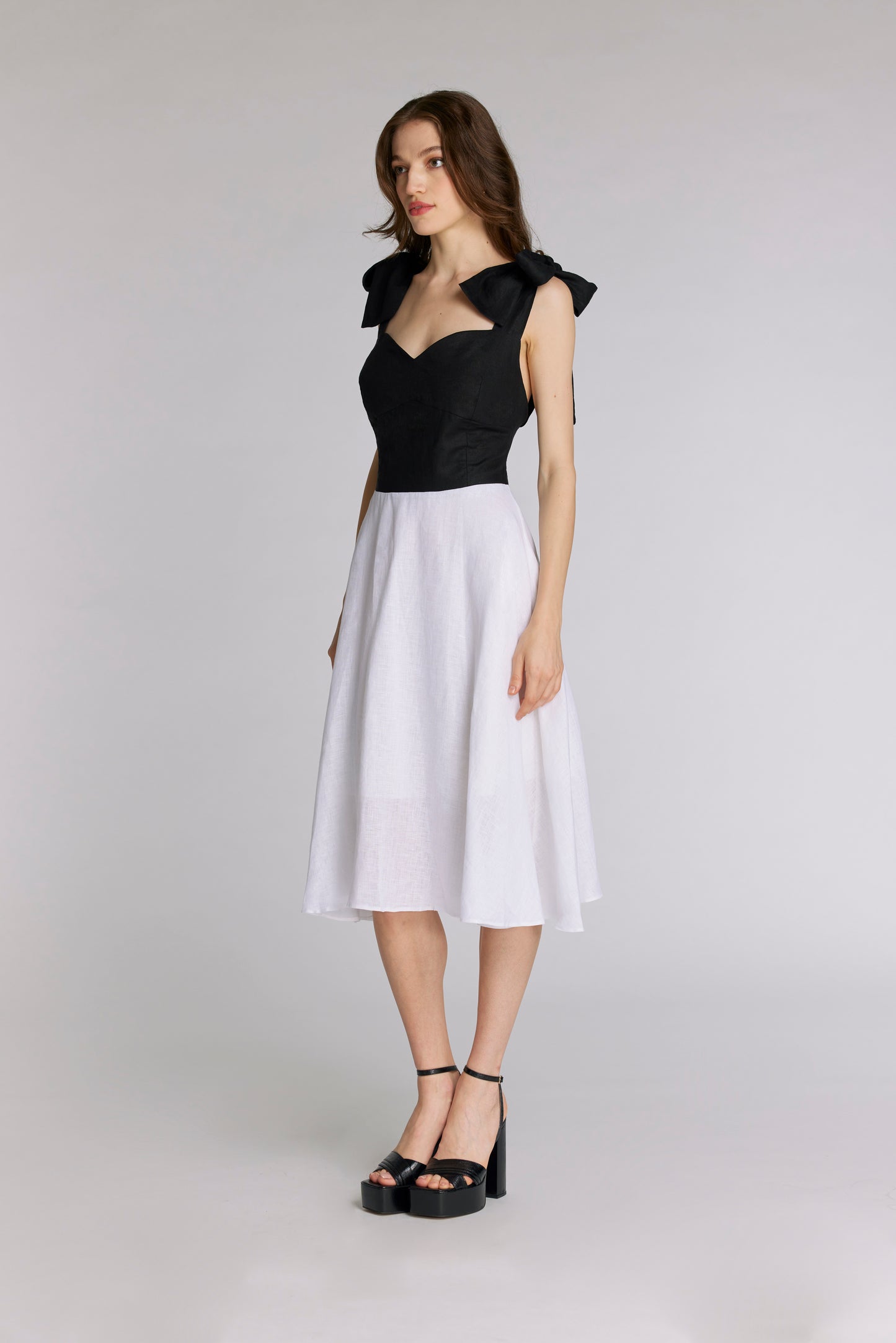 
                  
                    SANTA CLARA dress
                  
                