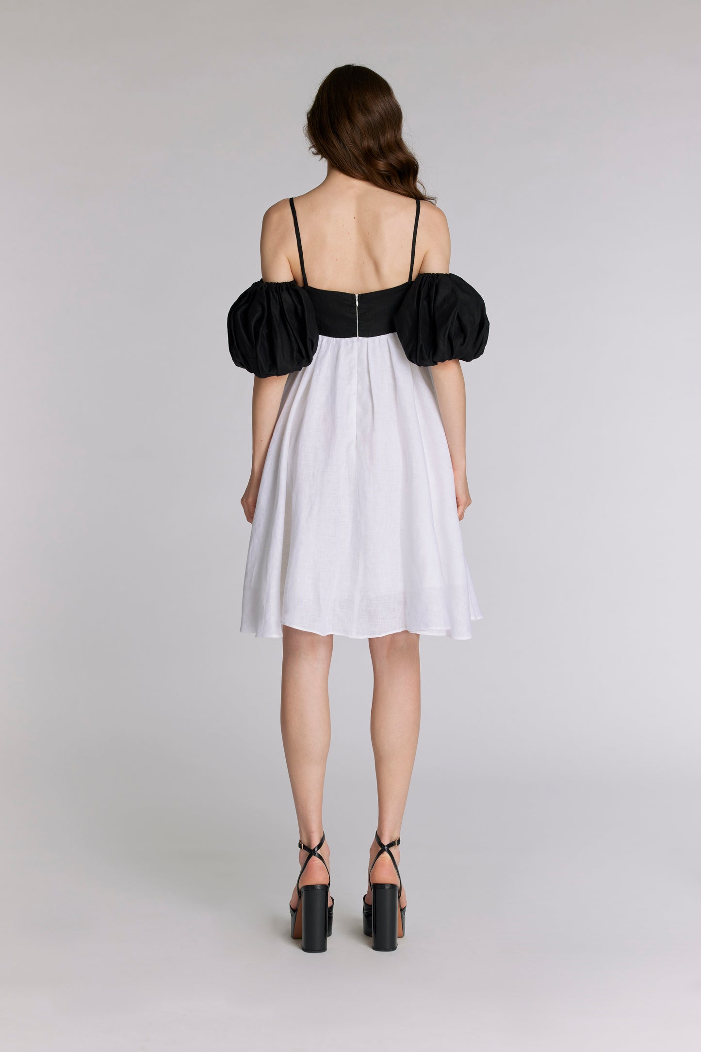 
                  
                    TOLEDO dress
                  
                
