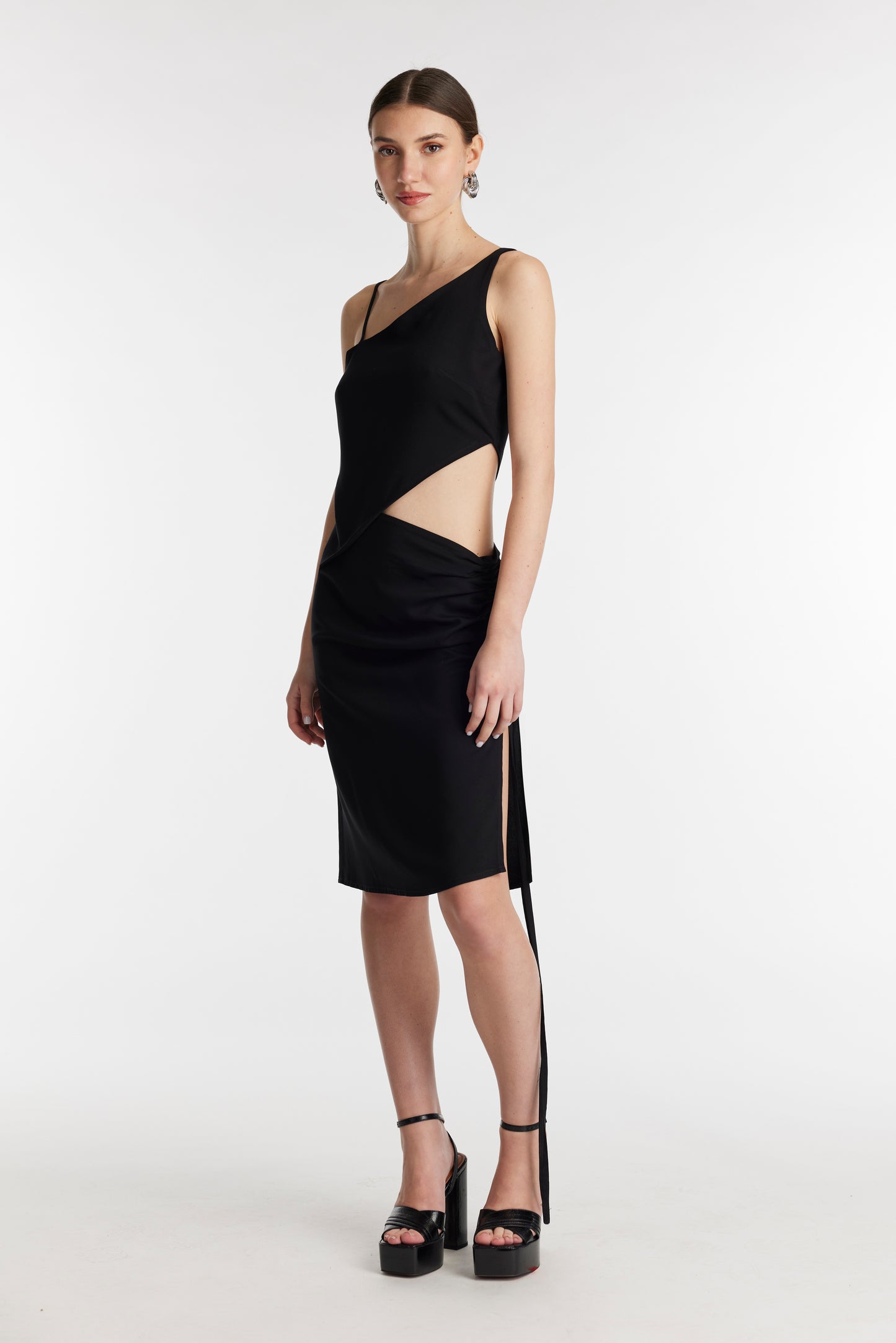 
                  
                    ALAOTRA dress
                  
                
