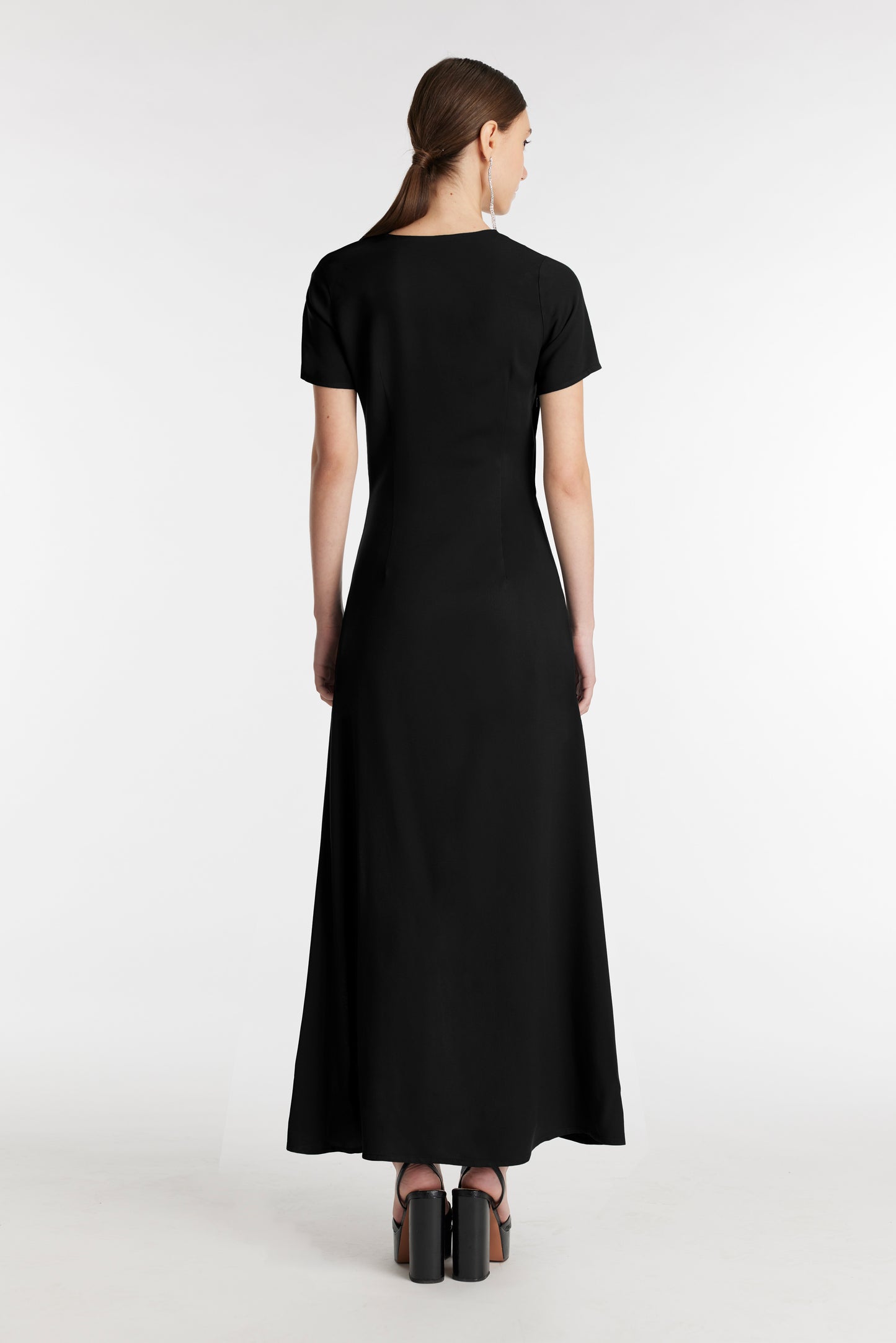 
                  
                    KELLY dress
                  
                