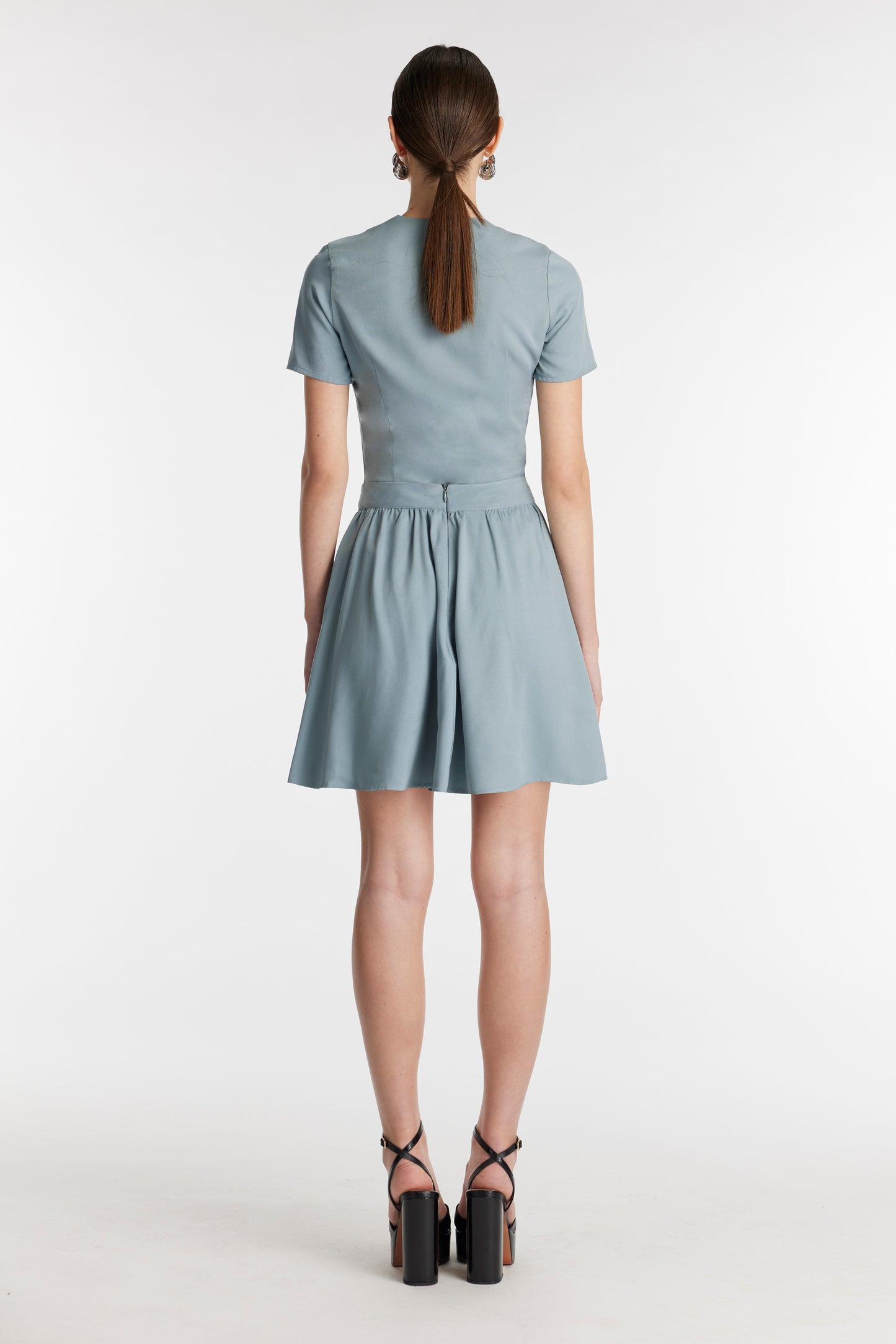 
                  
                    MENTHE skirt
                  
                