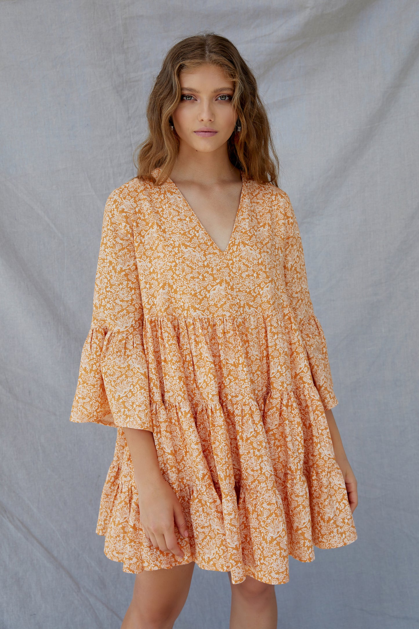 
                  
                    FREESIA dress
                  
                