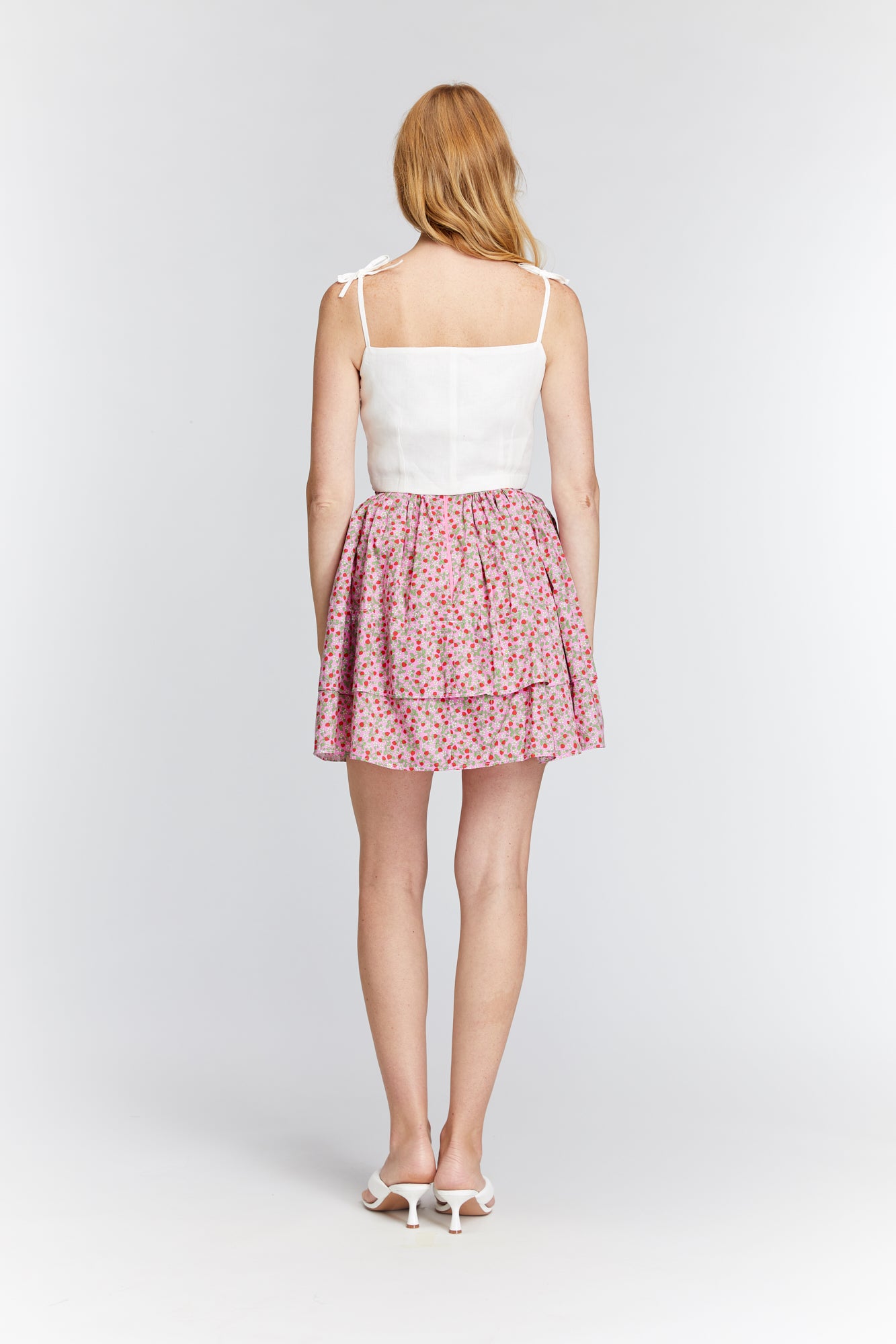 
                  
                    CHENILLE skirt
                  
                