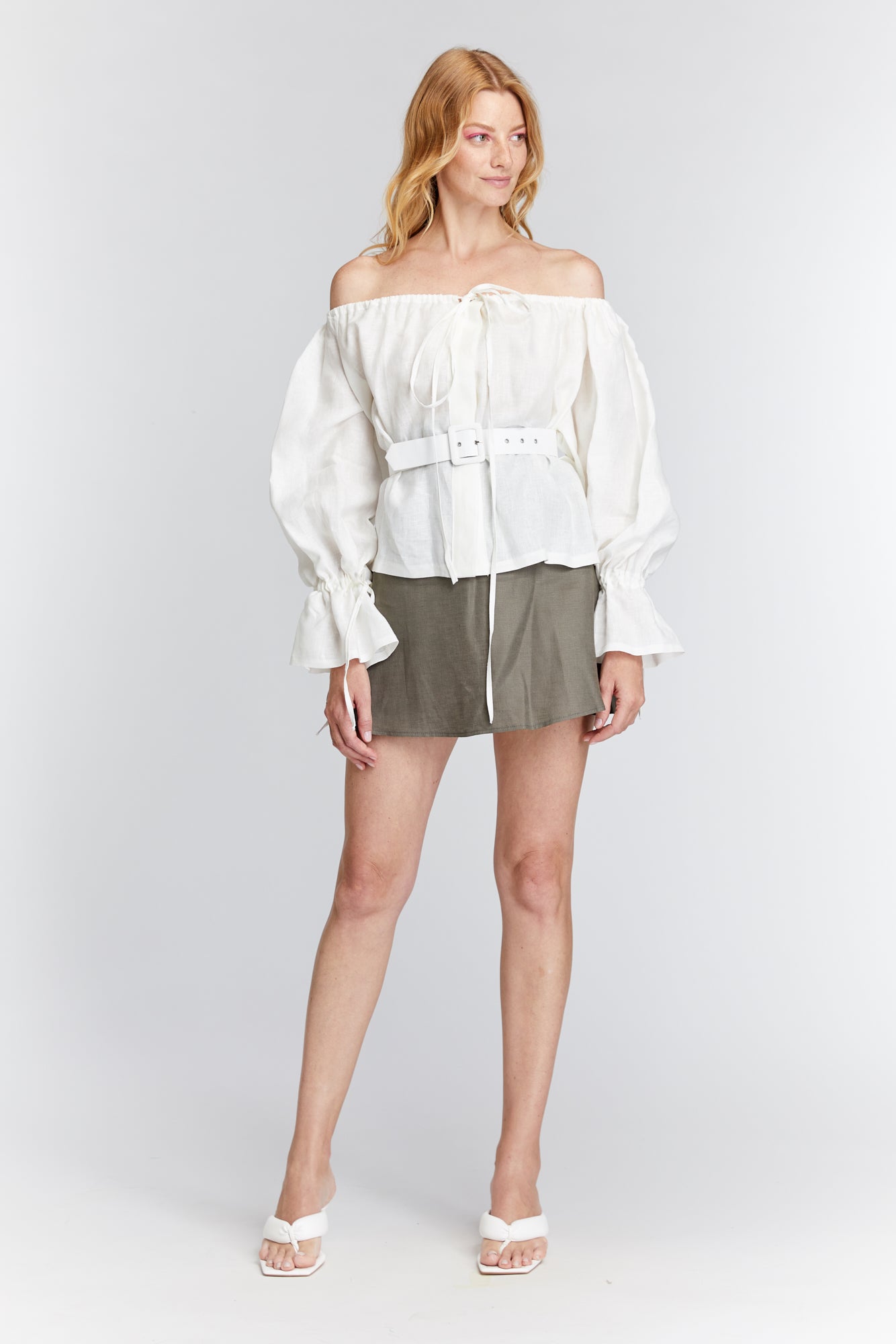 
                  
                    DAYLILY skirt
                  
                