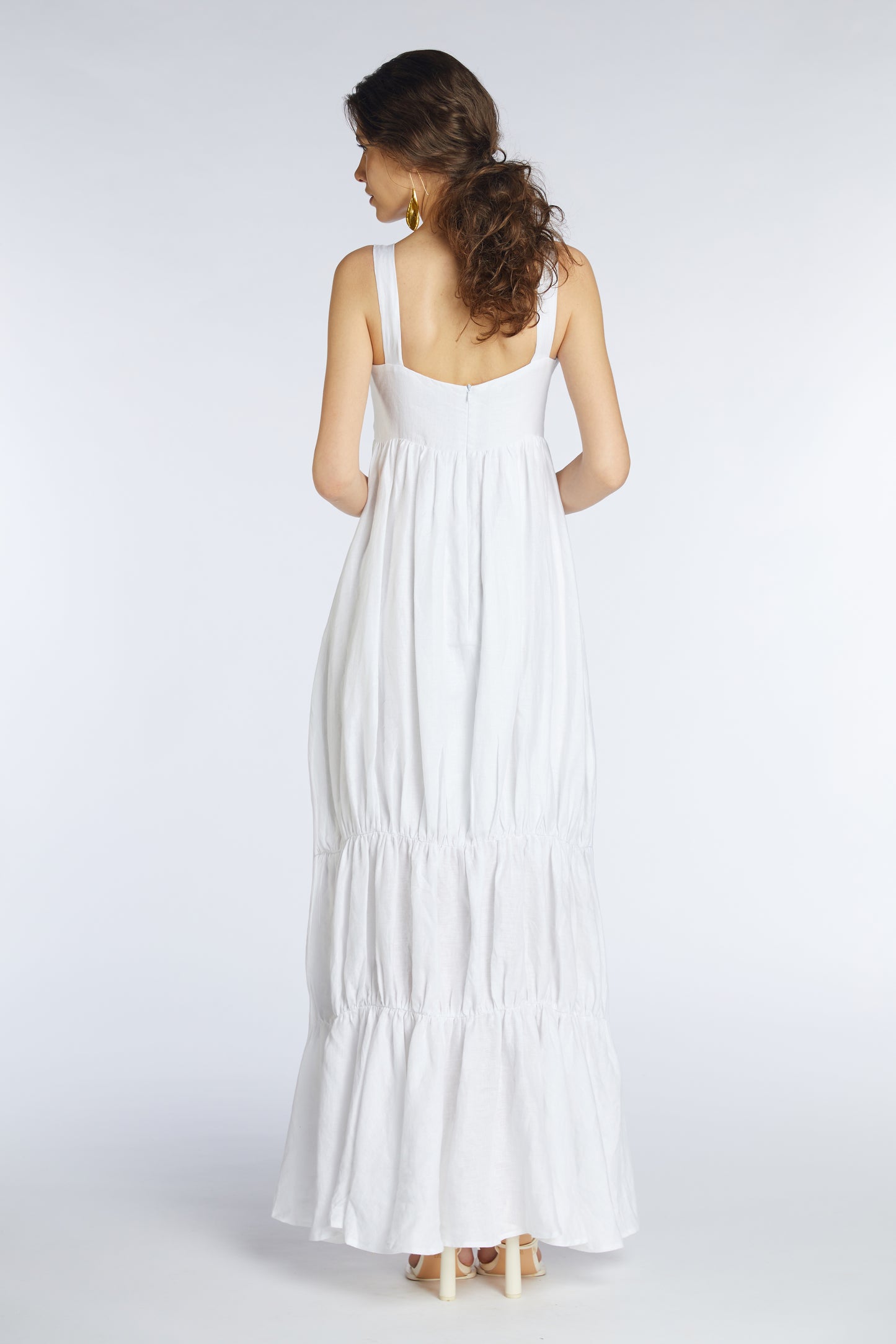 
                  
                    WHITE DOVE dress
                  
                