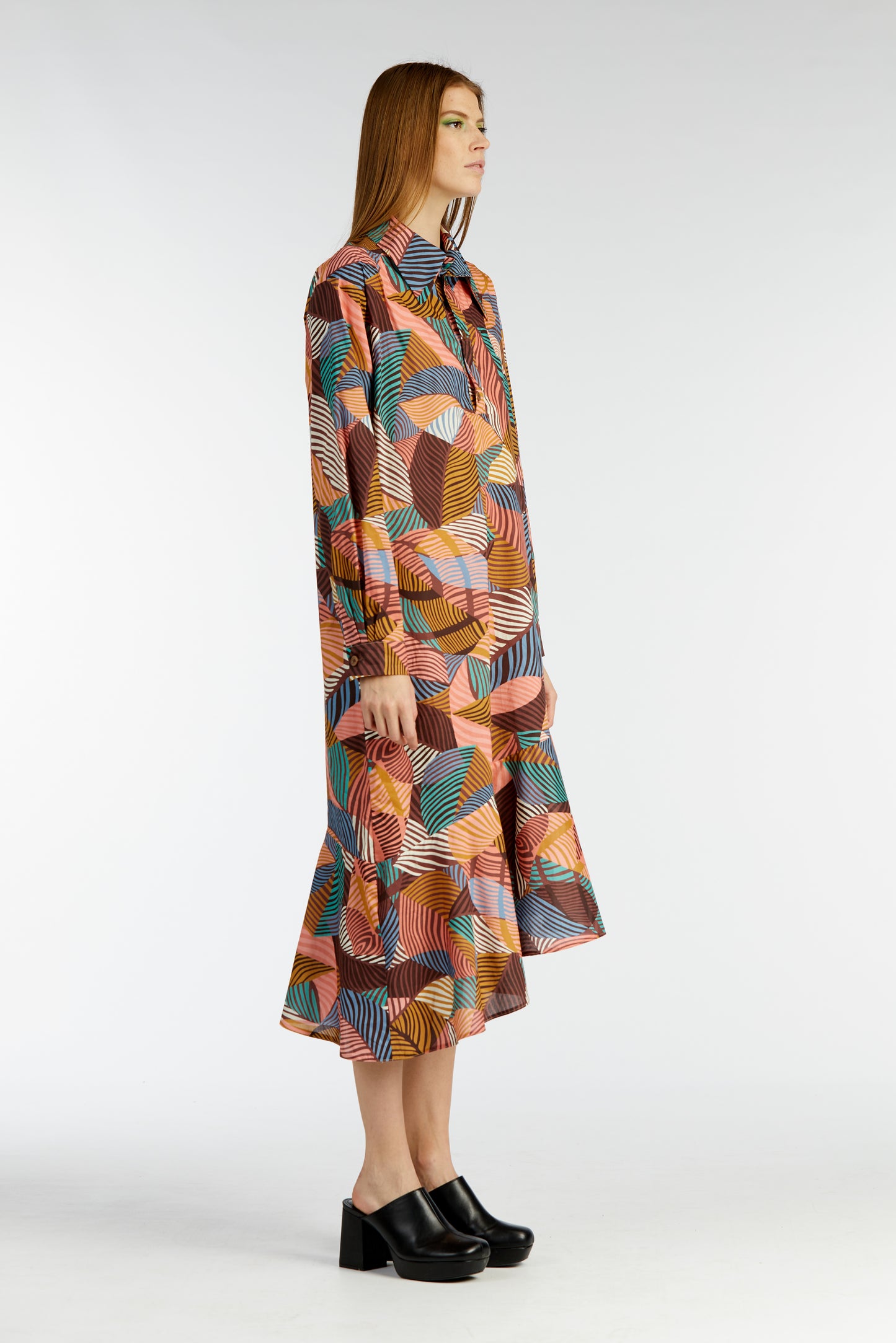 
                  
                    CALICO dress
                  
                