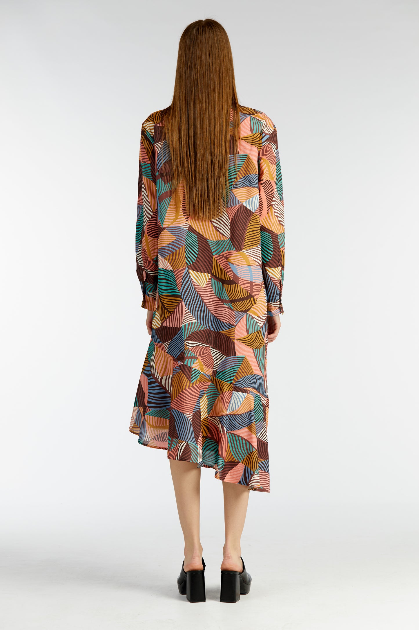 
                  
                    CALICO dress
                  
                