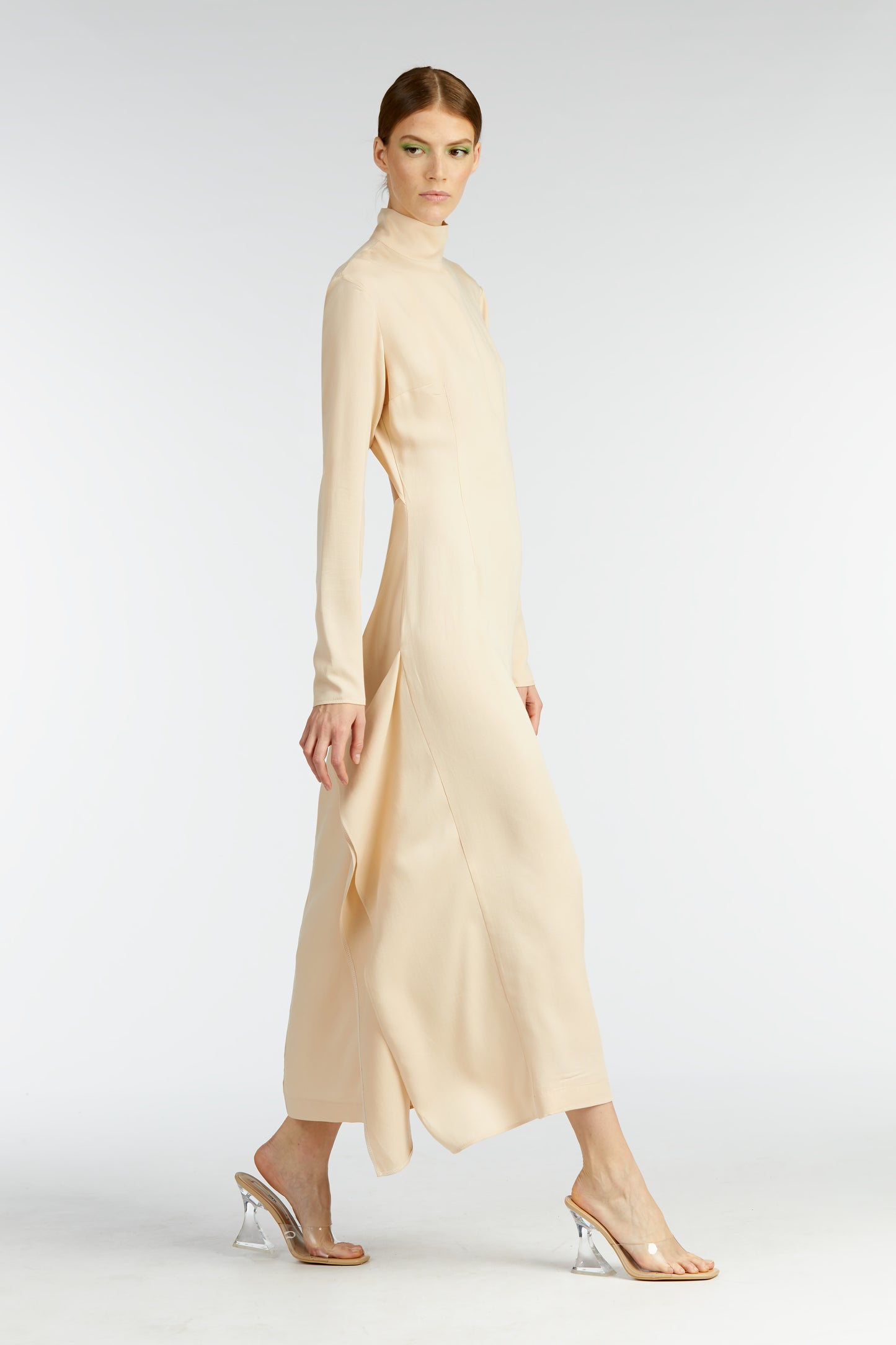 
                  
                    SAHARA dress
                  
                